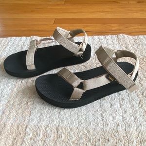 Teva Midform Universal - Women’s size 10